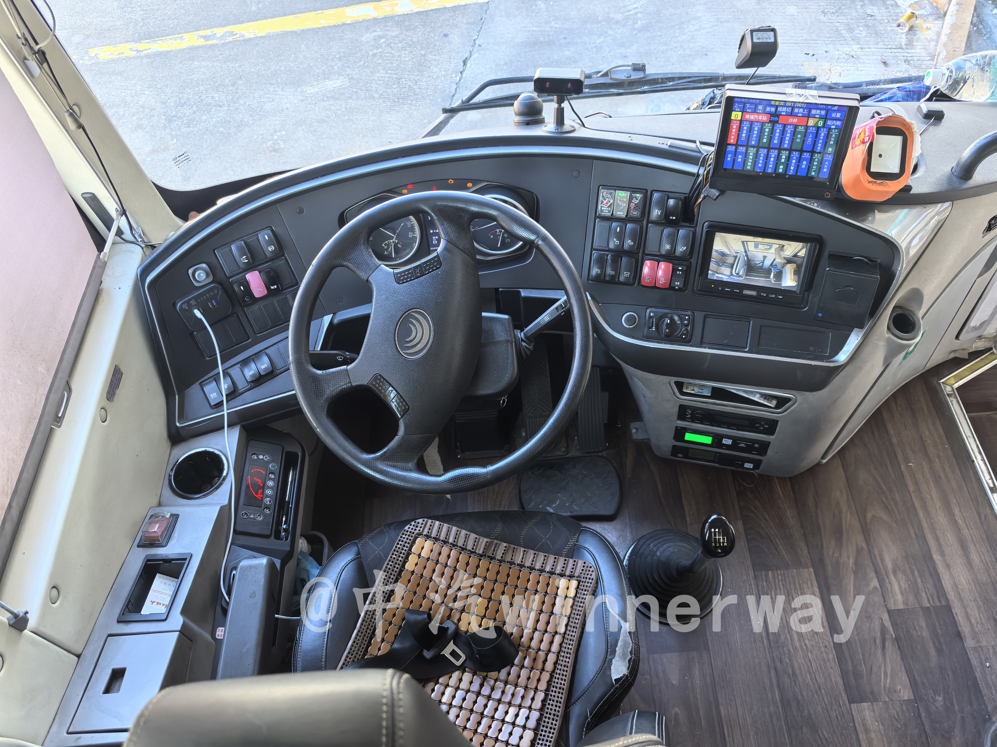 File:第二批ZK6876H5Y駕駛室.jpg