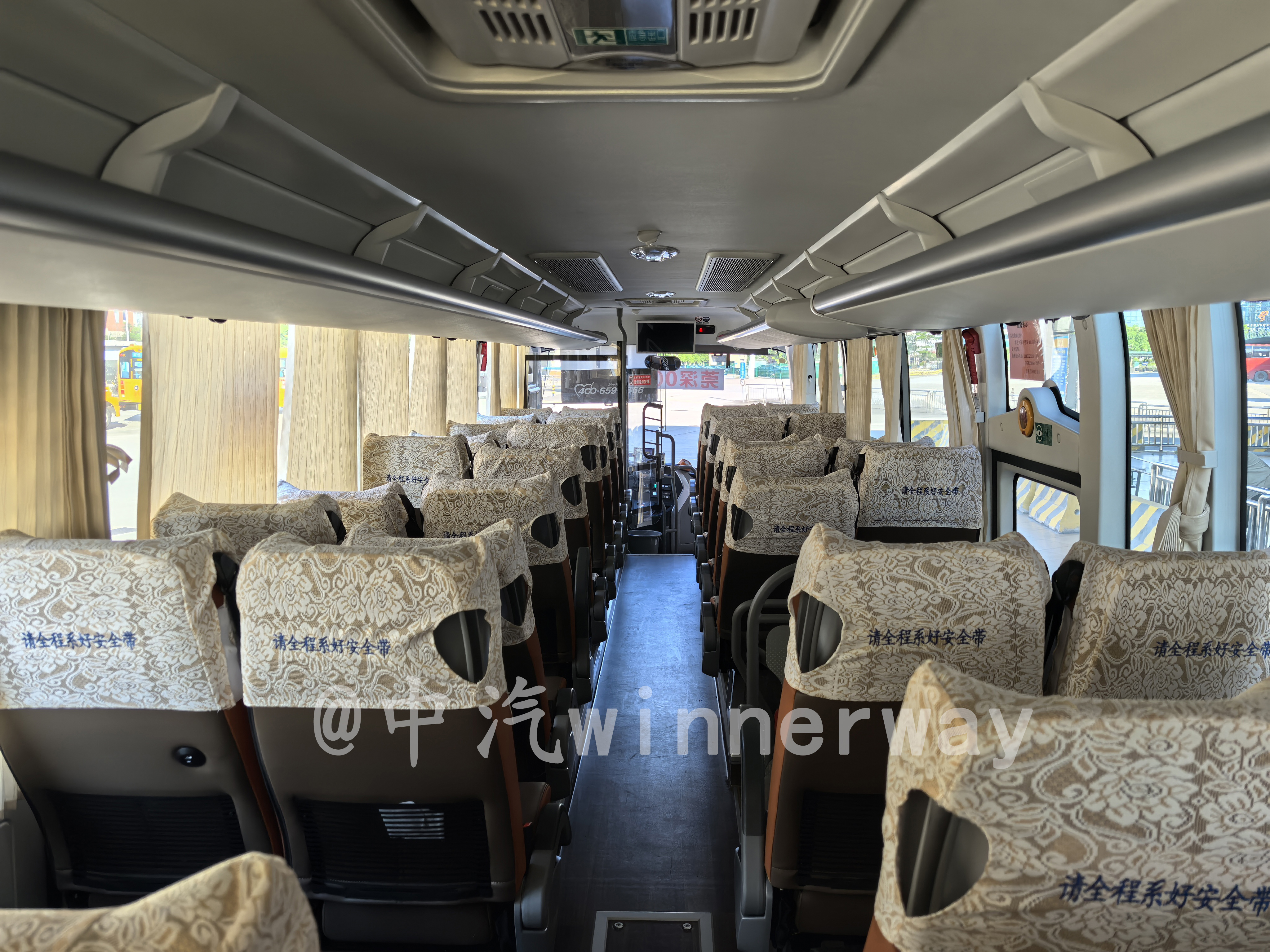 File:第二批ZK6116BEVQY37車輛內飾(由後往前).jpg