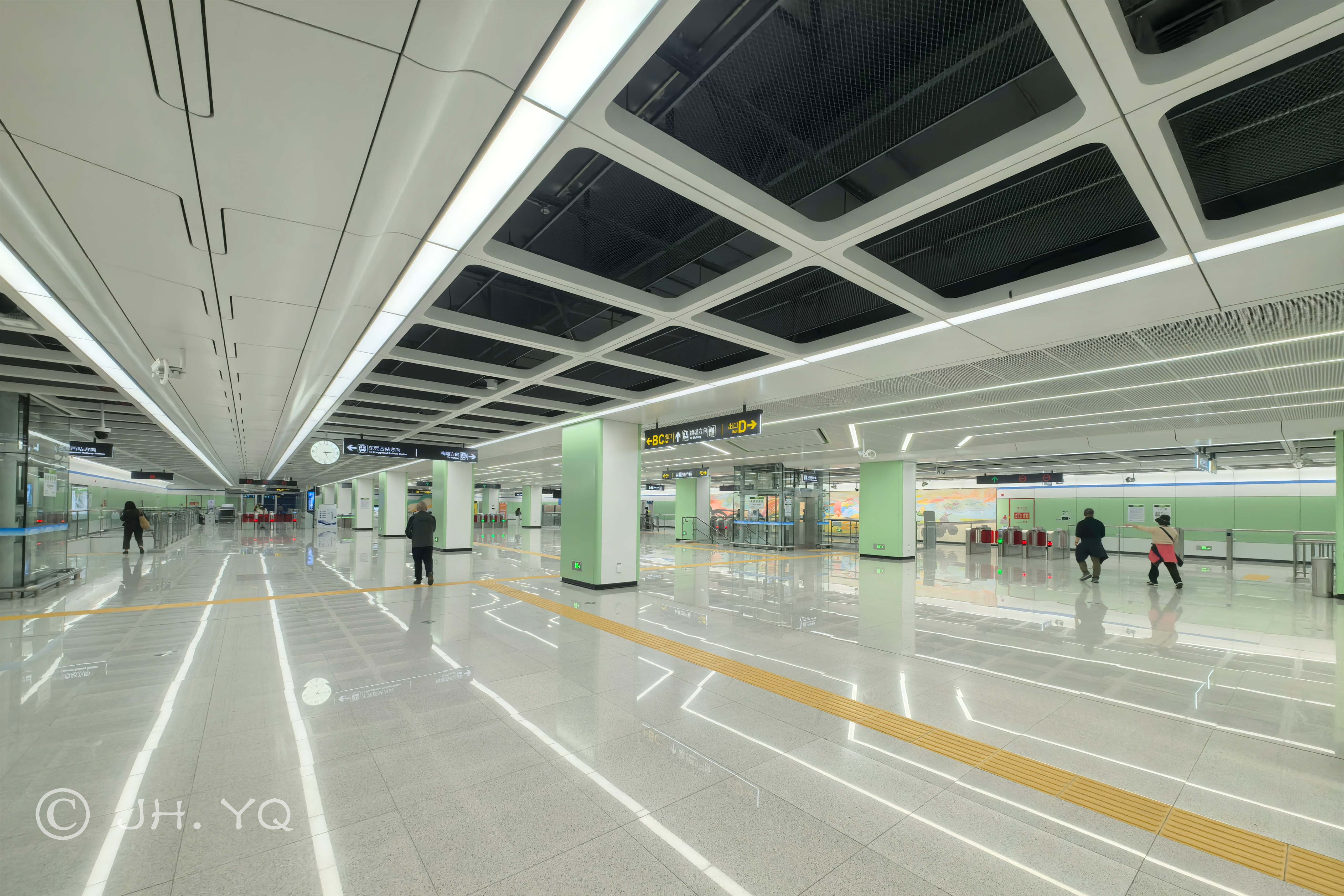 黃江站站廳付費區（2025年12月）